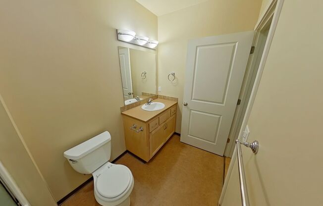 3 beds, 2 baths, 967 sqft, $2,400, Unit 302