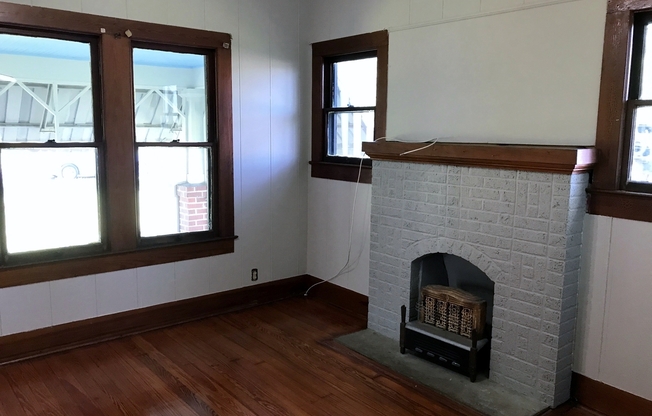 2 beds, 1 bath, $1,175