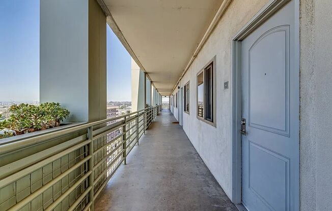 Lovely 1 bedroom overlooking San Diego bay