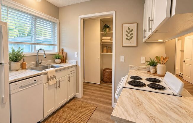 2 beds, 1 bath, 720 sqft, $1,450, Unit 01