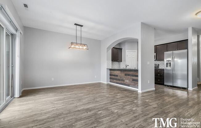 End Unit 3 Bedroom 2.5 Bathroom Townhome in Beautiful Community!