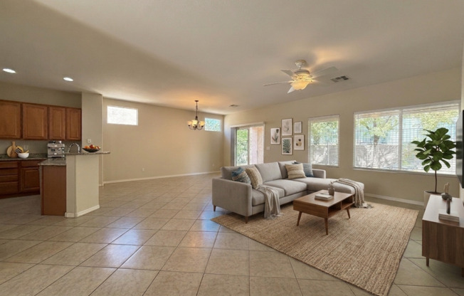 2240 SHADOW CYN DR