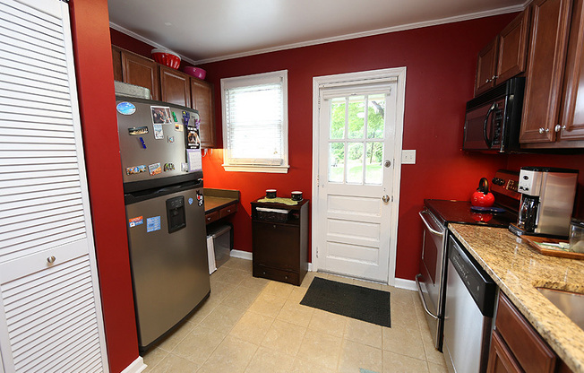 Two Bedroom Cottage Inside the Beltline