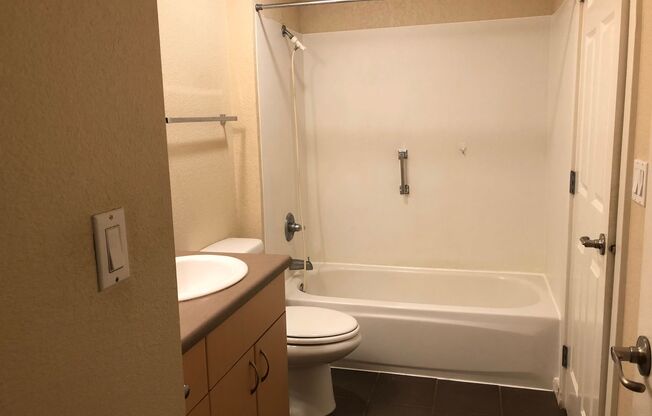 2 beds, 1 bath, $2,250, Unit Unit A104