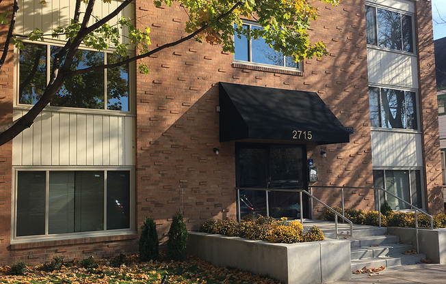 2715 dupont ave S.
