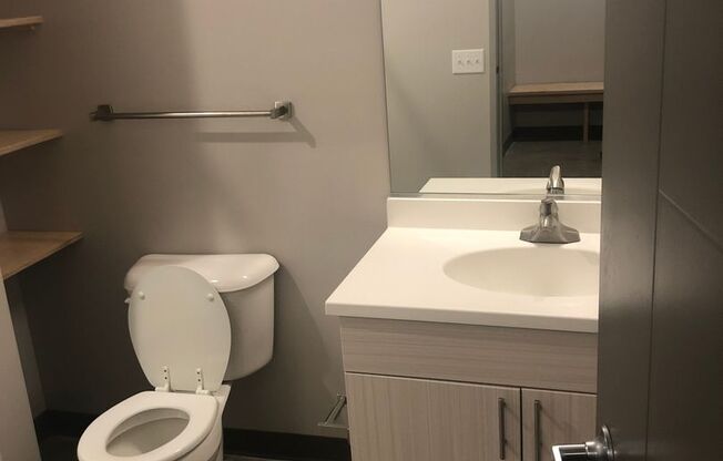 Studio, 1 bath, 651 sqft, $1,355, Unit B01