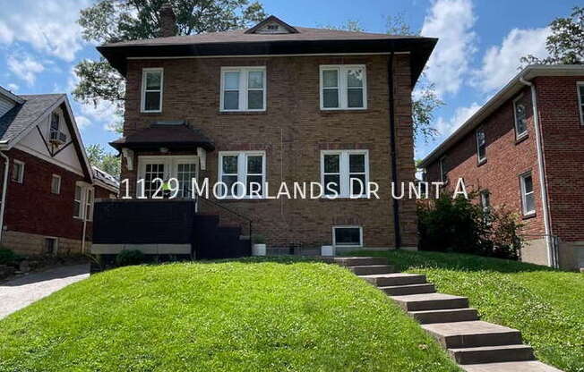 1129 MOORLANDS DR