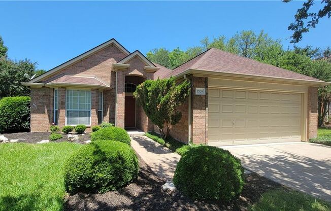 Wonderful single story home located in Ranch At Cypress Creek