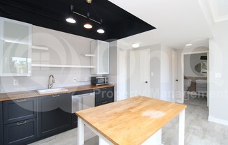 1 bed, 1 bath, 605 sqft, $1,699, Unit 2