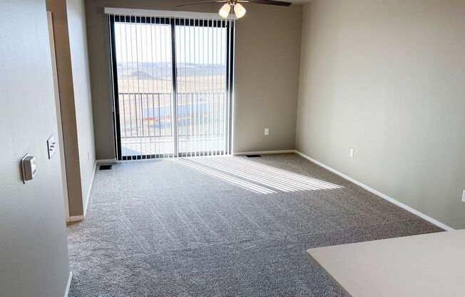 1 bed, 1 bath, 758 sqft, $1,145, Unit Bldg 5 Apt 5303