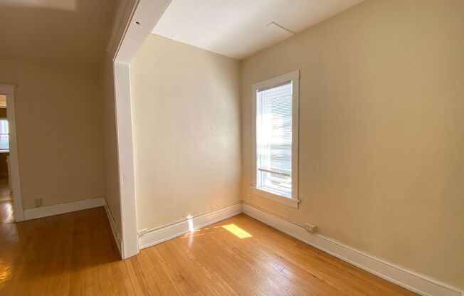 1 bed, 1 bath, $1,095, Unit 10