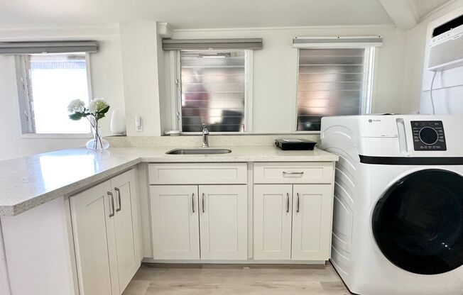 NEW PRICE - Newly Renovated Studio with 1 Bath & Washer/Dryer in Maunalani Heights!