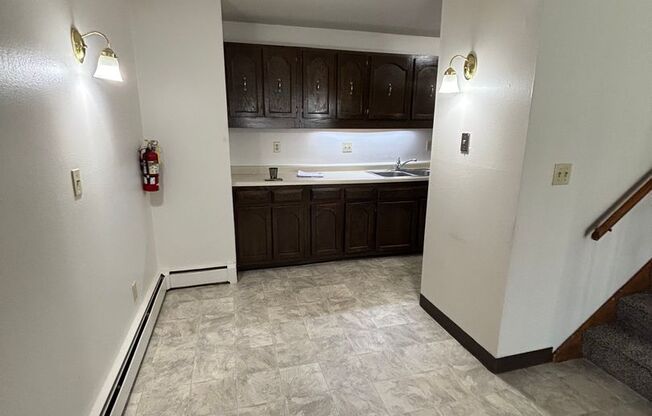 3 beds, 1.5 baths, 1,204 sqft, $1,569, Unit 5224 04