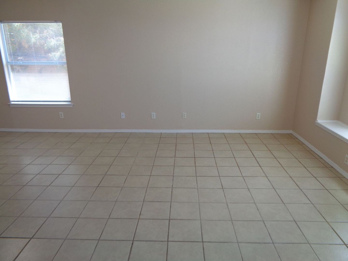 Adorable Single Level Eastside Home With Evaporative Air Located In Quiet Neighborhood