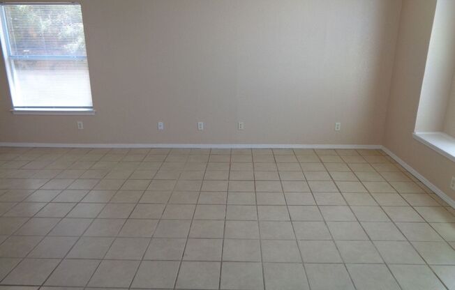 Adorable Single Level Eastside Home With Evaporative Air Located In Quiet Neighborhood