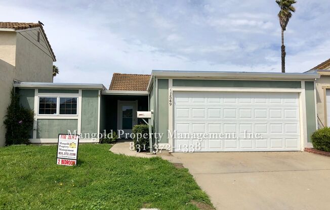 Charming 2-Bed 1-Bath Home with Vaulted Ceilings and Spacious Deck on Cul-de-Sac in North Salinas