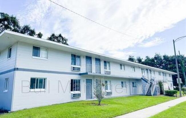 900 S JOHN YOUNG PKWY