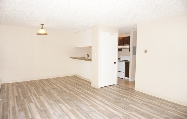 Val Verde Court Condominiums