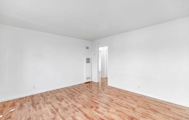 6537-6543 Woodley