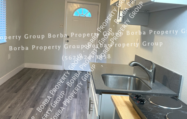 811 E 9 ST