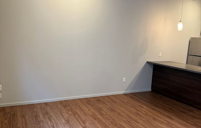 1 bed, 1 bath, 655 sqft, $1,195, Unit 216
