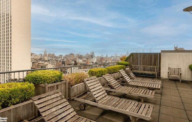 1 bed, 1 bath, 1,000 sqft, $6,500, Unit 8L