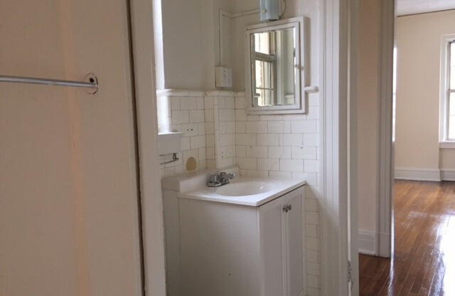 1 bed, 1 bath, 550 sqft, $1,600, Unit 814
