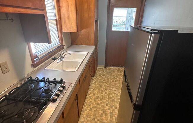 1 bed, 1 bath, $550