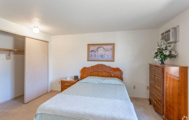 1 bed, 1 bath, 660 sqft, $1,050, Unit 52