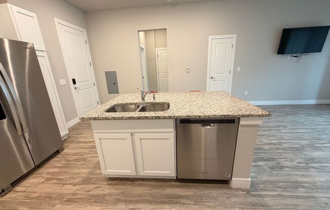 Beautifully updated 2‑bed, 2‑bath ground‑floor condo in Aurora, CO