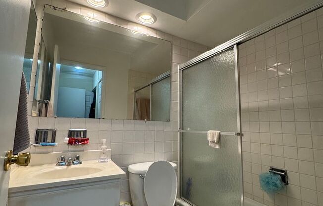 Studio, 1 bath, $1,375, Unit 535-356