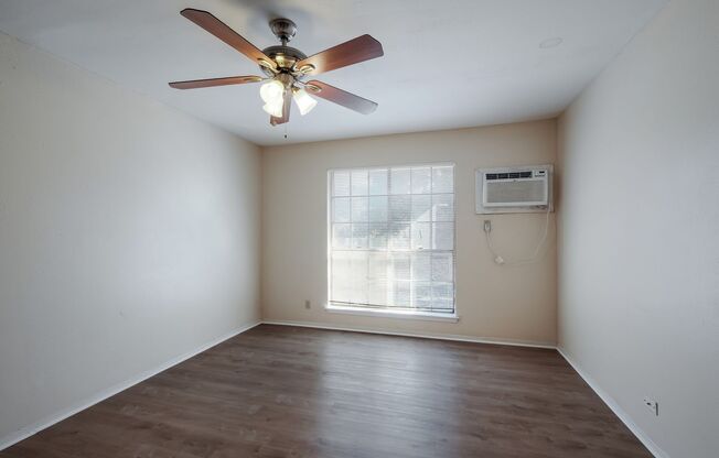 Studio, 1 bath, 445 sqft, $750, Unit 206