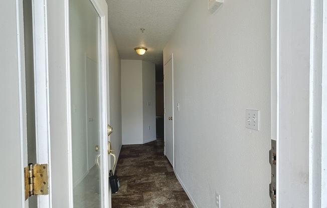 9615 SE CTR CT