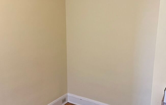 1 bed, 1 bath, 600 sqft, $999, Unit 205