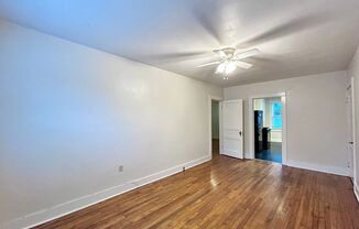 2 beds, 1 bath, $900, Unit Apt. A