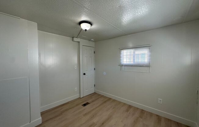 2 beds, 1 bath, 600 sqft, $1,199, Unit T18