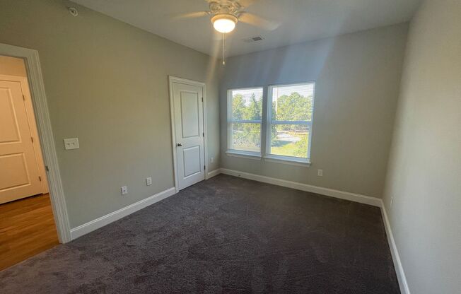 1 bed, 1 bath, 1,000 sqft, $1,400, Unit 5748-303