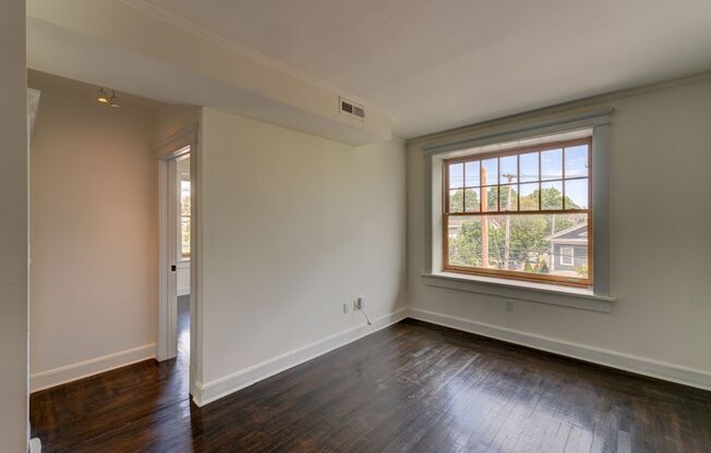 3 beds, 2 baths, 736 sqft, $2,695, Unit 36