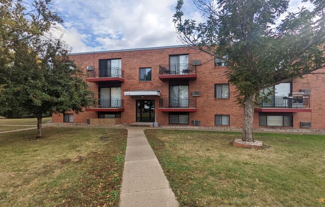 1 bed, 1 bath, 500 sqft, $679, Unit 14