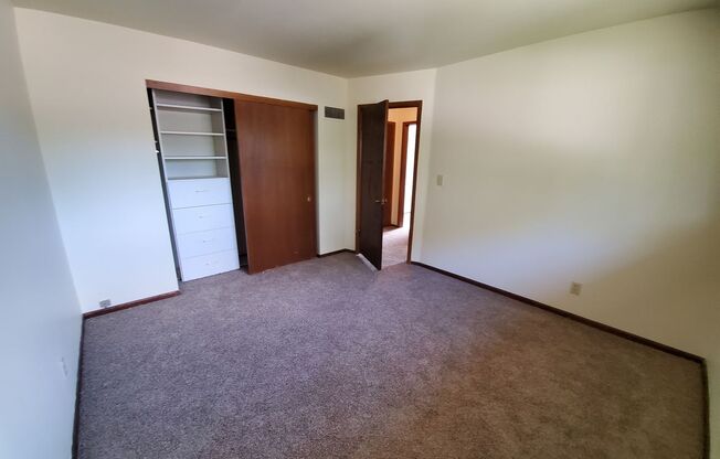 Spacious 3 Bedrooms 2 Baths Townhome Available