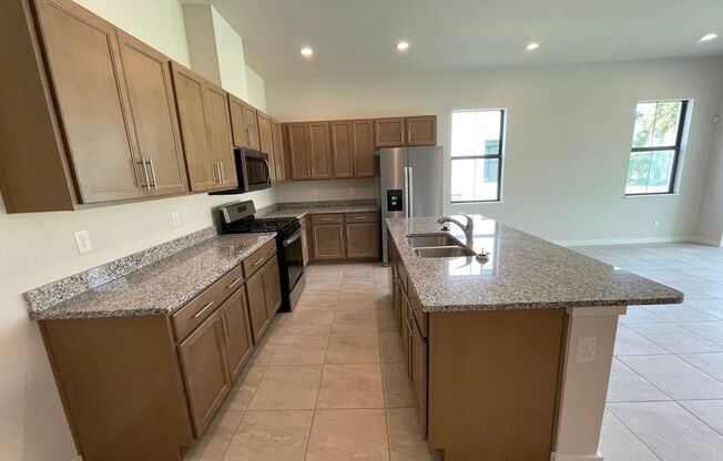 ANNUAL RENTAL - ABACO POINTE 3 BEDROOM + DEN / 3 BATHROOMS