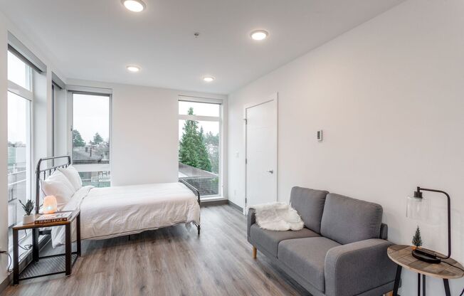 Studio, 1 bath, 246 sqft, $1,502, Unit Unit 310
