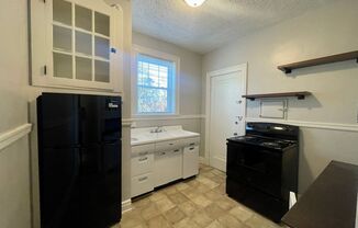 1 bed, 1 bath, $795, Unit Apt 14