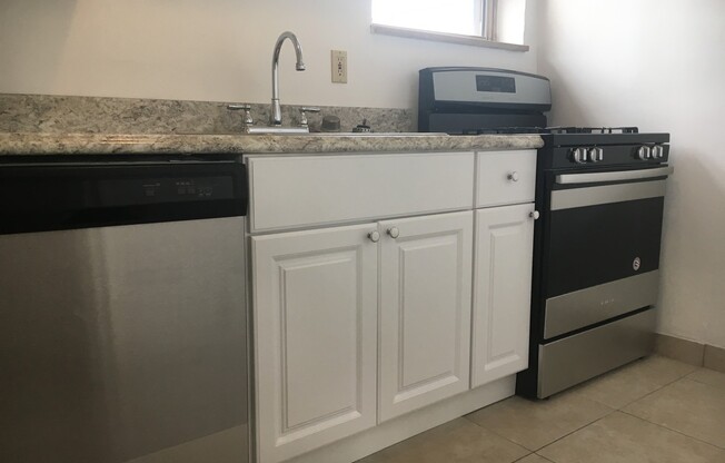 2 beds, 1 bath, $1,795, Unit 411C