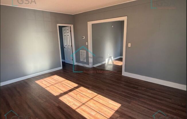 3 beds, 2 baths, $1,400, Unit 116 Delano Avenue-1