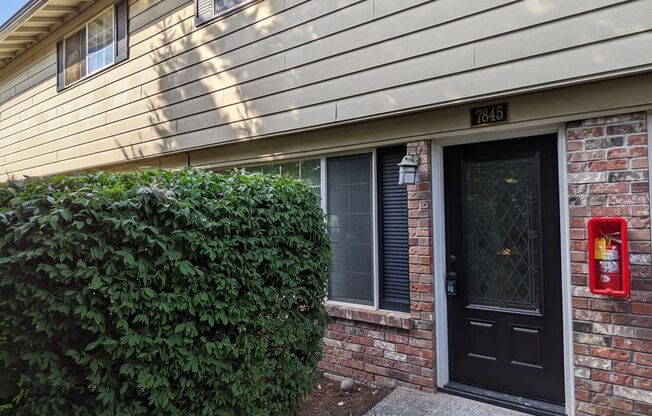 2 beds, 1.5 baths, 900 sqft, $1,425, Unit 7873