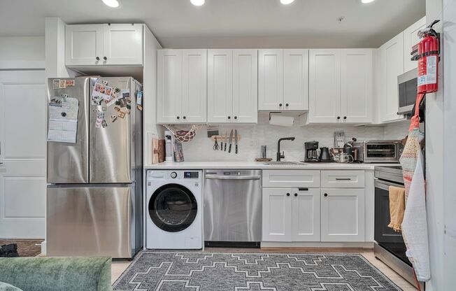 Beautiful 2BR 1BA Condo - Looking for You!