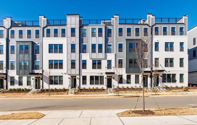 Cozy & Contemporary 3BR Condo in Raven Ridge, Raleigh!