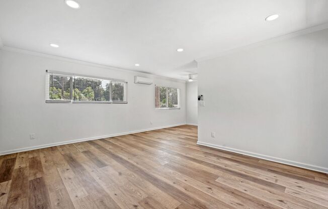 3120 West Riverside Apartments