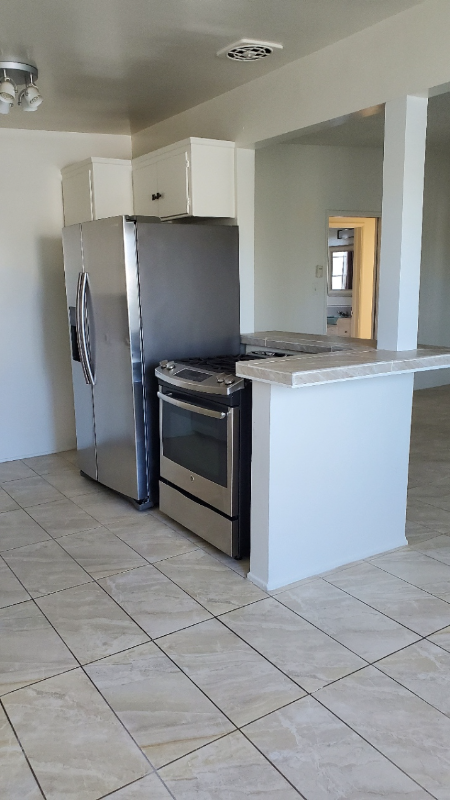 1150 MANHATTAN BCH BLVD